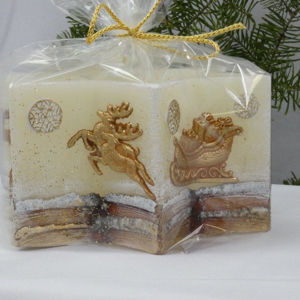 SANTA'S SLEIGHT WITH REINDEERS TEALIGHT/CANDLE HAND CRAFTED LAMP WITH 1 TEALIGHT